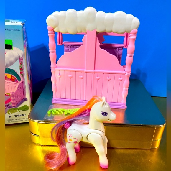 MY LITTLE PONY G2 VINTAGE 1997 CANOPY BED WITH LIGHT HEART PONY MAGIC PLAYSET - Picture 9 of 16